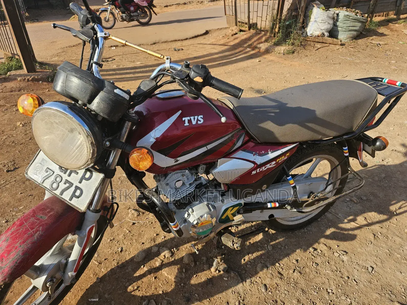 TVS HLX 125 2023 Red
