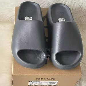 Up-to-Date Nick Yeezy Onyx Slides