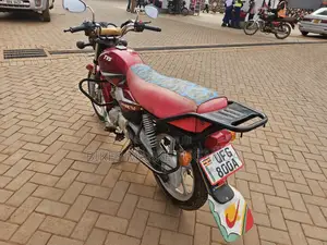 TVS HLX 125 2022 Red