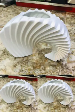 Curved Flower Vase