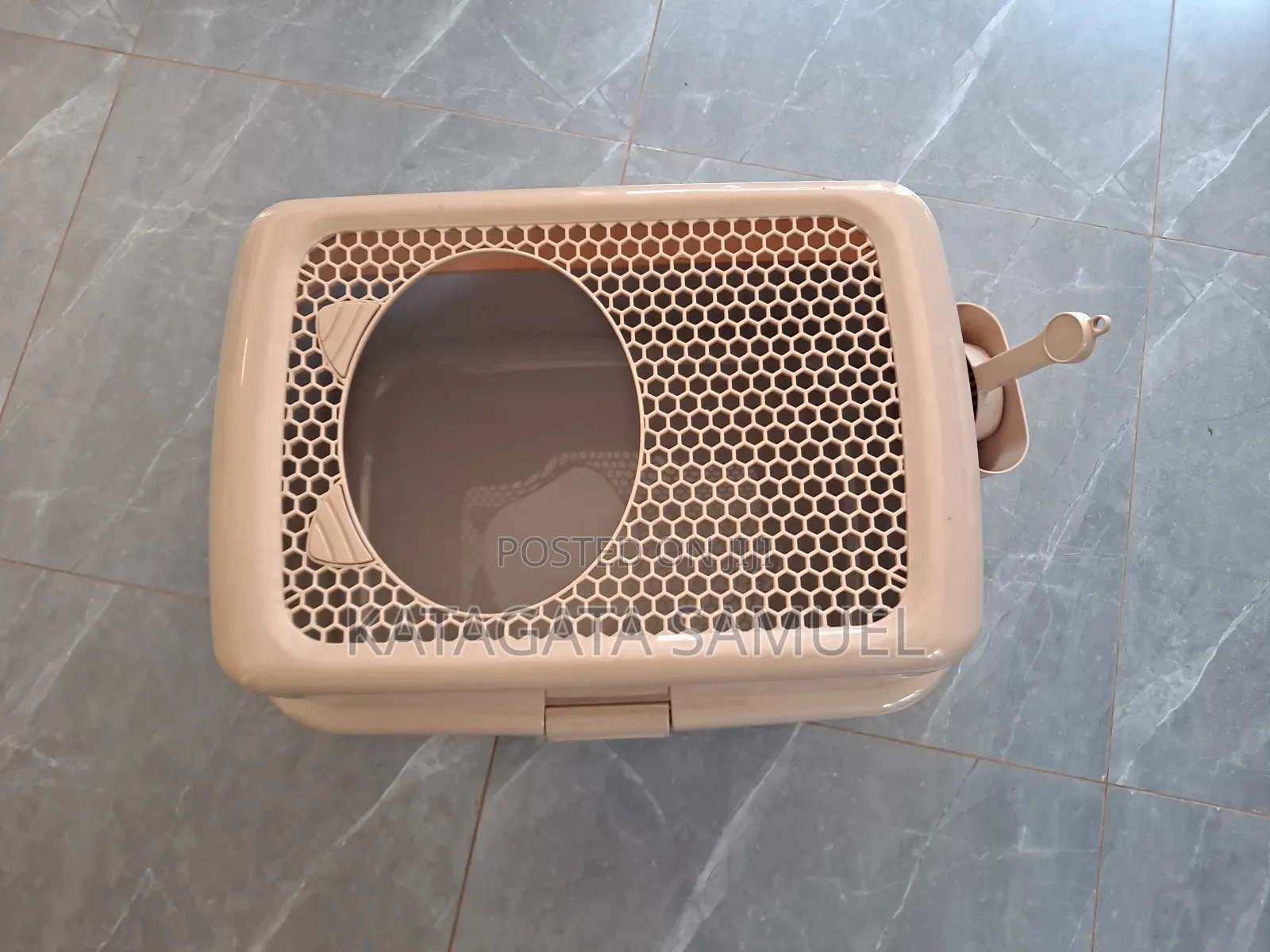 Cat Litter Tray Smooth Interior With Top Cover