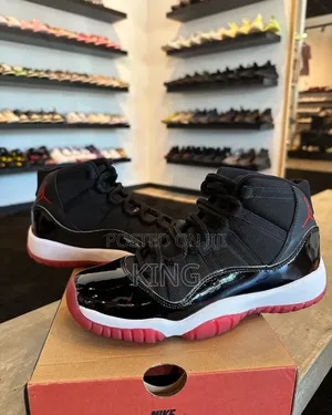 Air Jordan 11 Playsoff Bred Sneakers