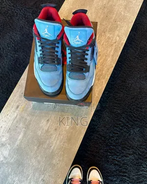 Jordan 4 "Travis Scott" Sneakers