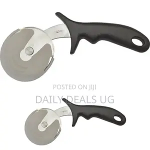 Handheld Pizza Cutter