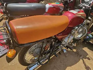 Bajaj Boxer 2023 Red