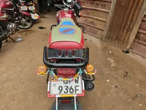 TVS HLX 125 2024 Red