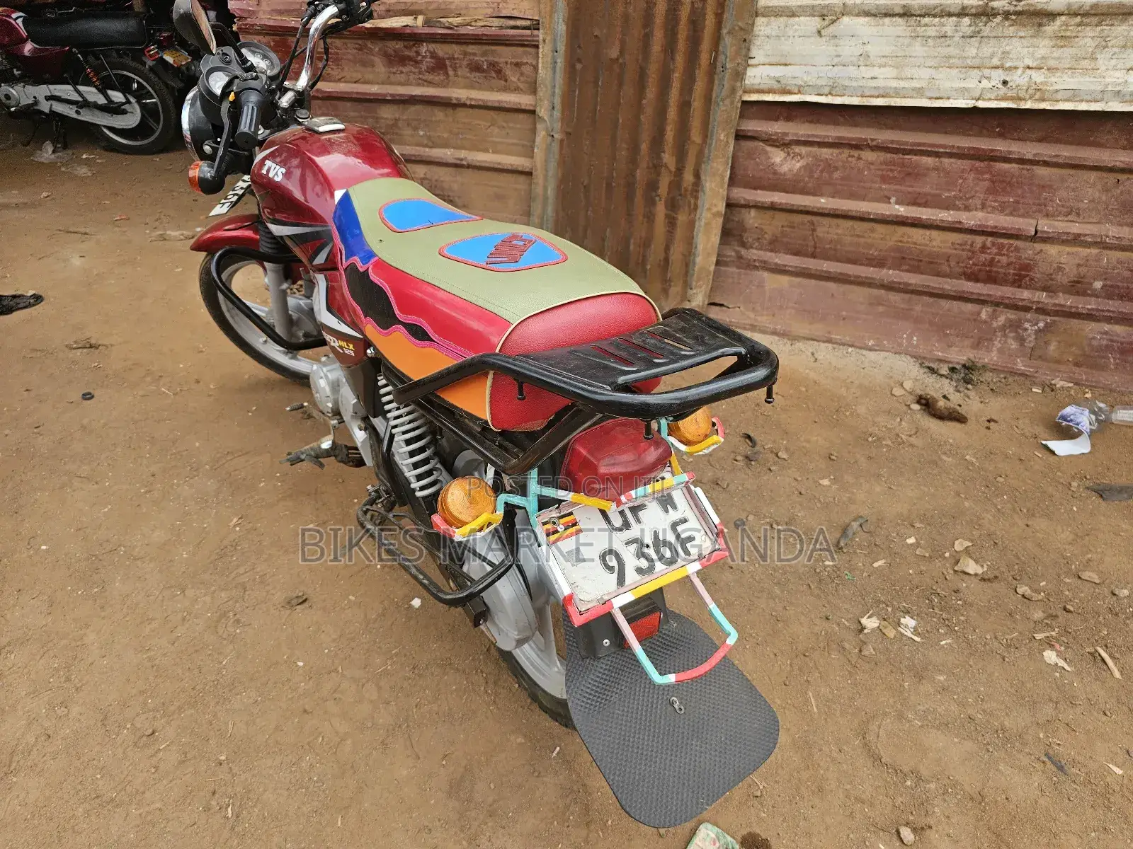 TVS HLX 125 2024 Red