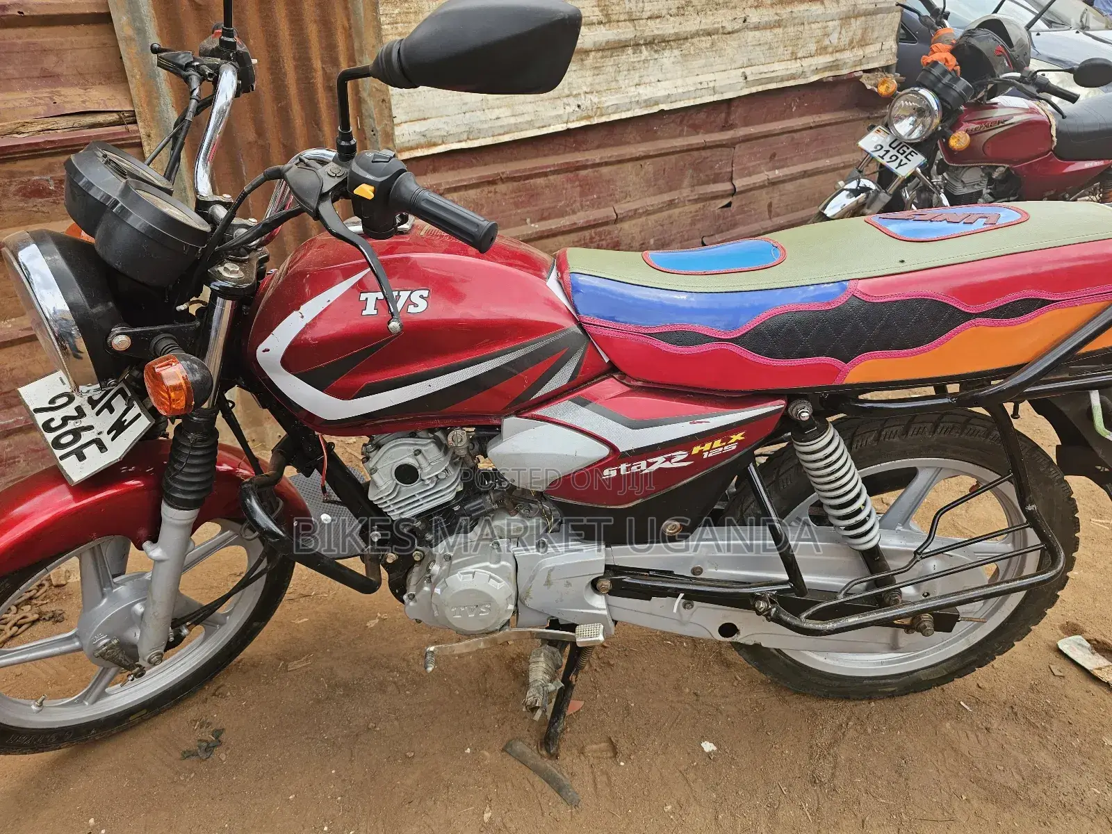 TVS HLX 125 2024 Red