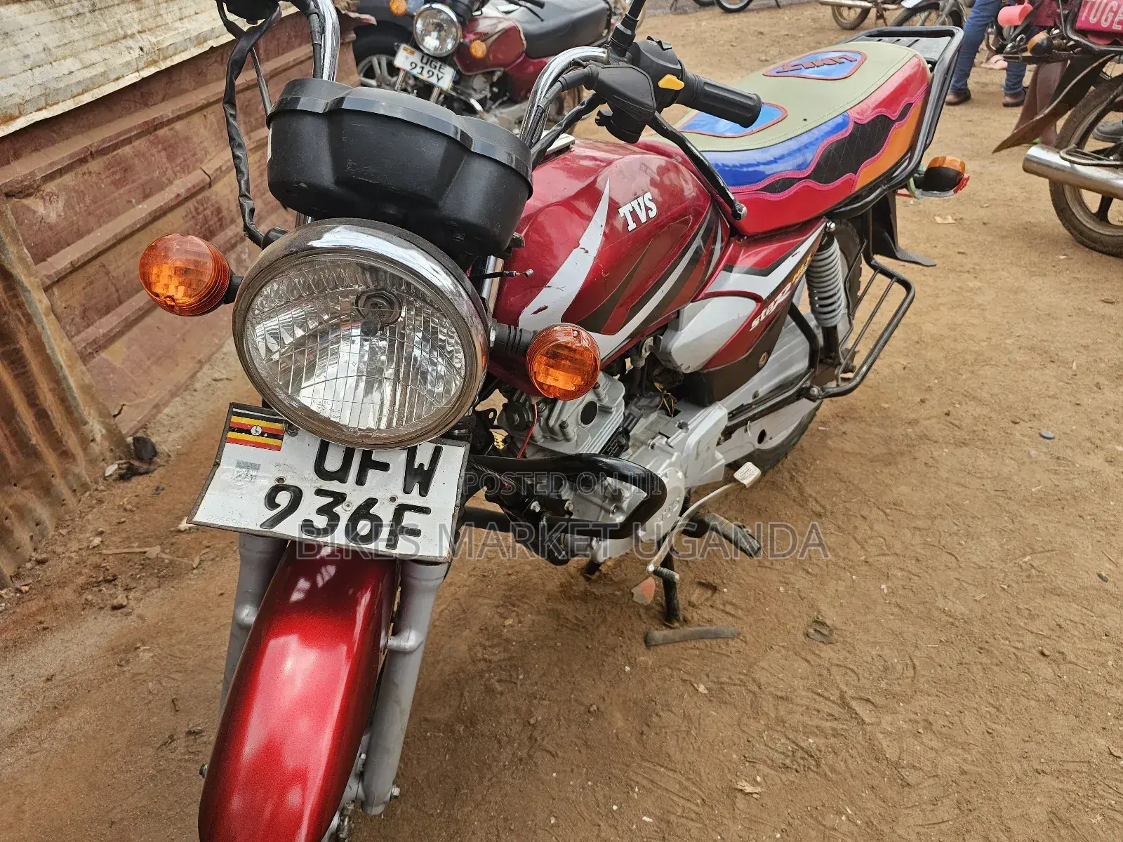 TVS HLX 125 2024 Red