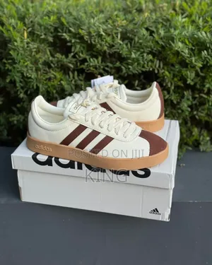 Adidas Neo VL Court Shoes