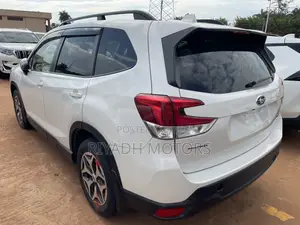 Subaru Forester Premium AWD 2019 White