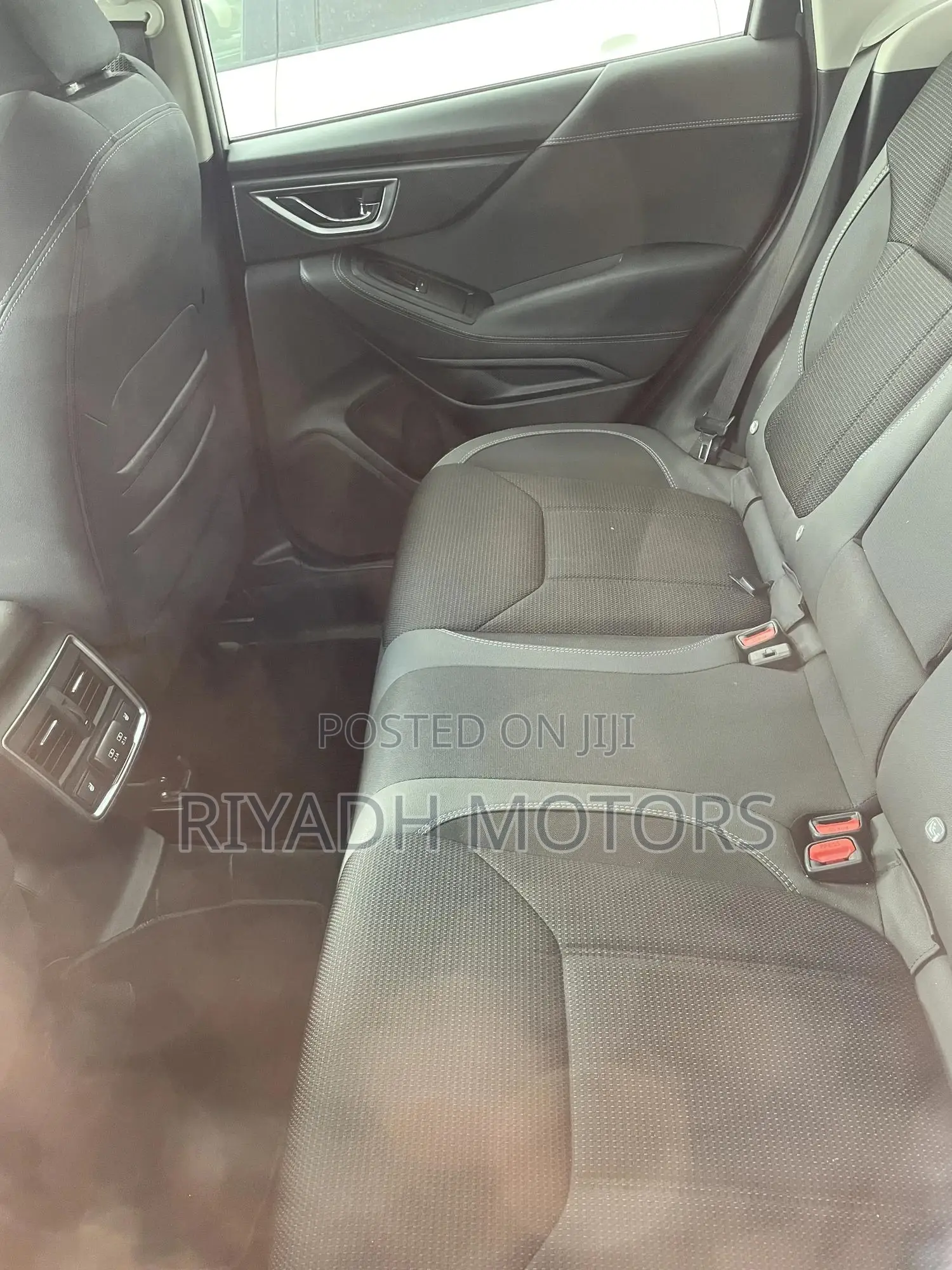 Subaru Forester Premium AWD 2019 White