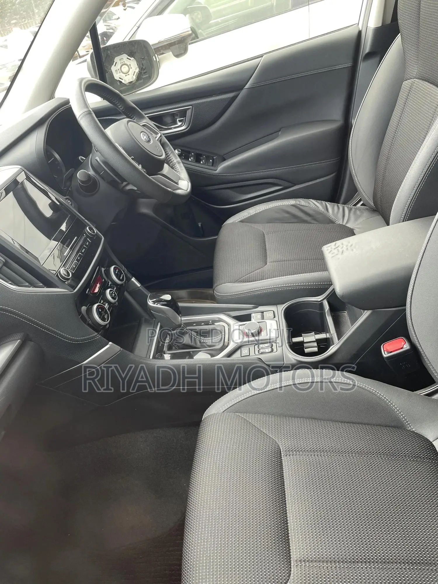 Subaru Forester Premium AWD 2019 White