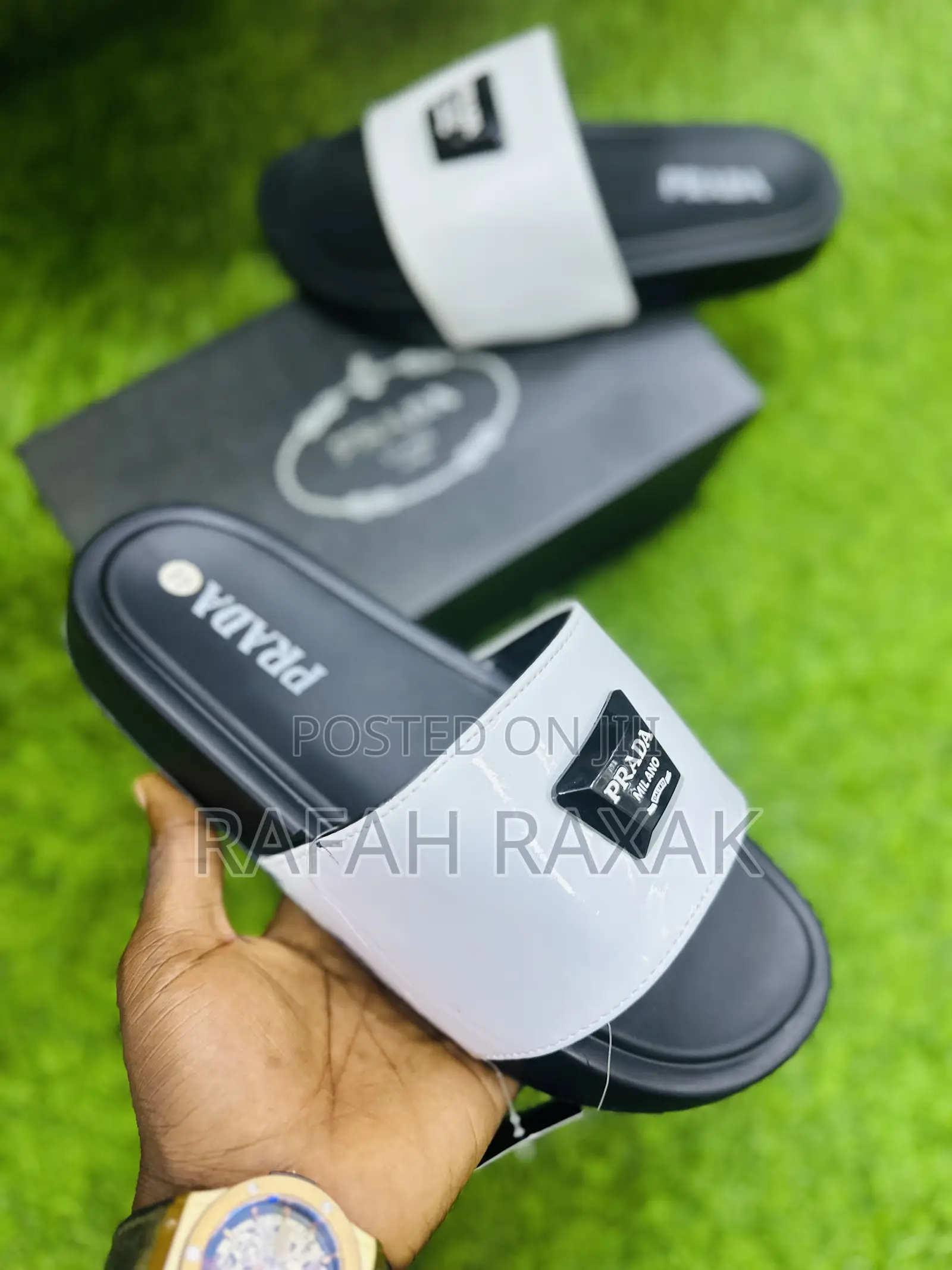 Original Classic Comfortable Luxury Prada Push in Sandals