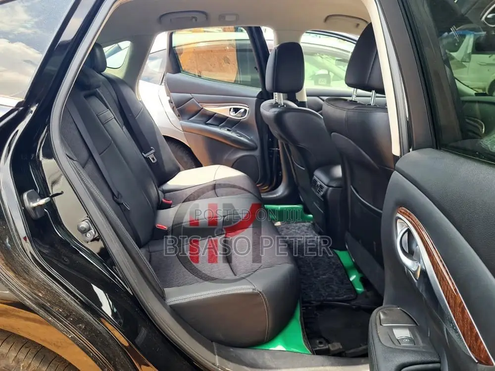Nissan Fuga 2016 Black
