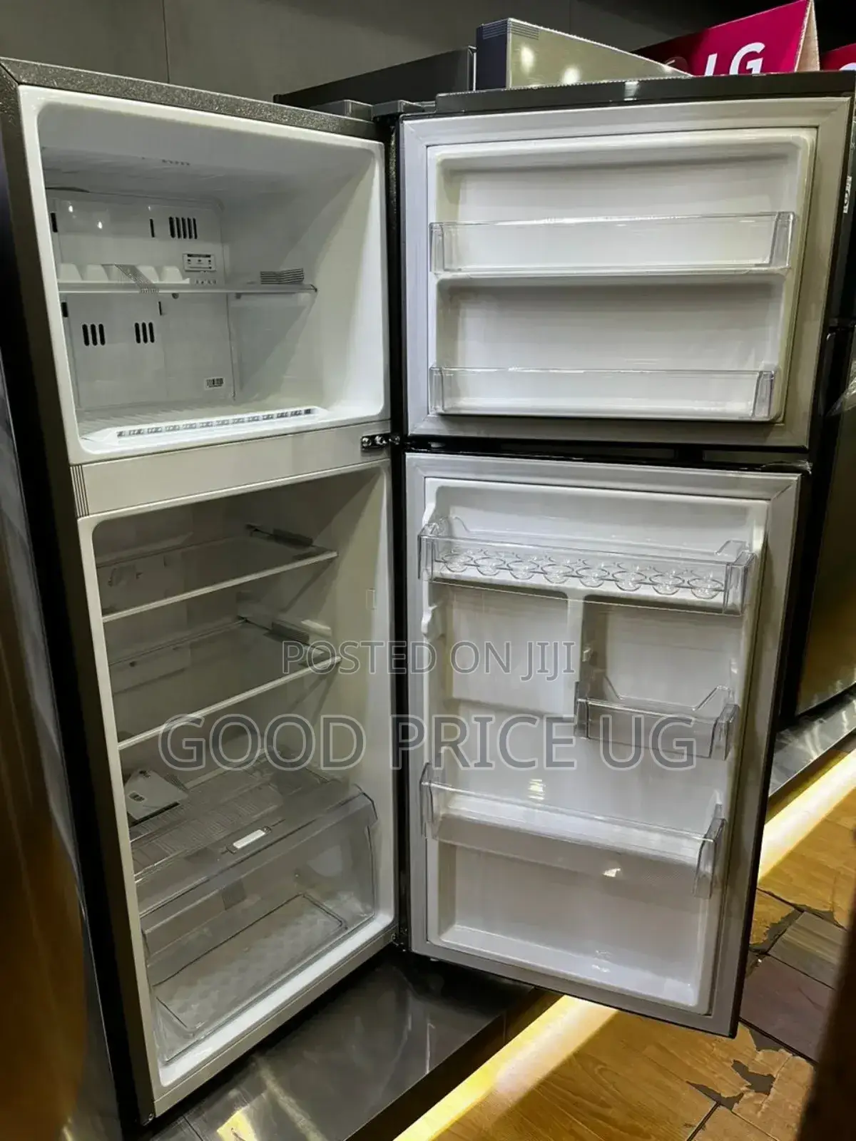 187 Litres L G Double Door Fridge With Auto Defrost.