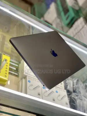Laptop Apple MacBook Pro 2022 M2 8GB Apple M2 SSHD (Hybrid) 256GB