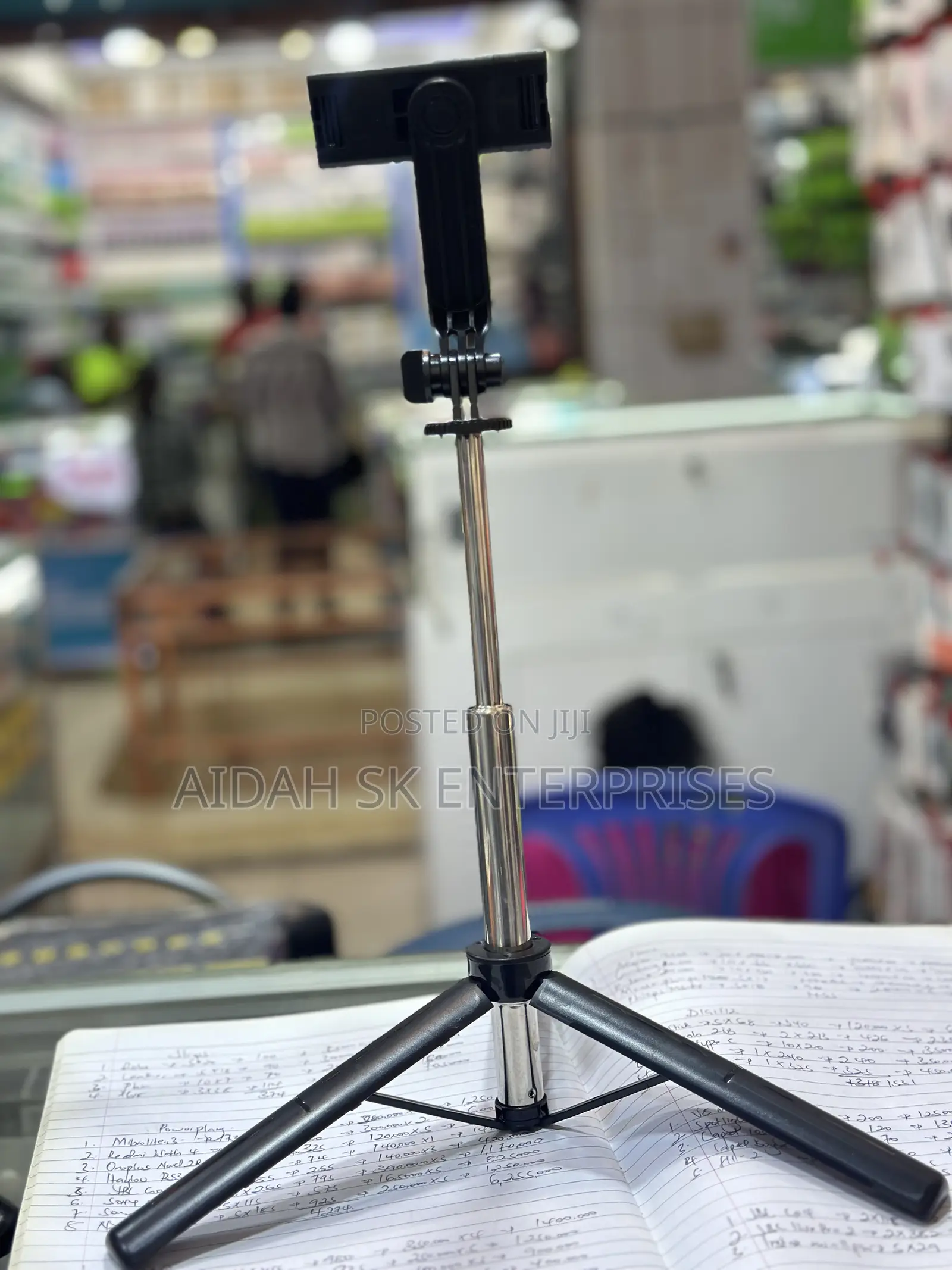 Plokama Live LED Tripod