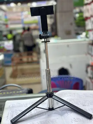 Plokama Live LED Tripod