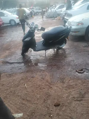 TVS HLX 125 2018 Black