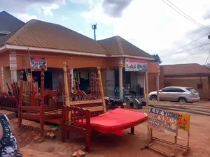 Very Busy Four Commercial Shops Quicksale in Namasuba Ndejje