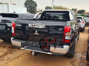 Mitsubishi L200 Club Cab 2.4 154hp 4WD 2020 Black