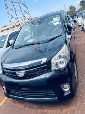 Toyota Noah 2.0 143hp FWD (7 Seater) 2012 Black