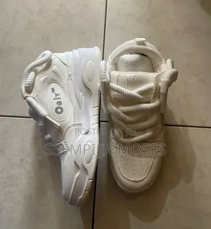 Ogiy Unisex Sneakers