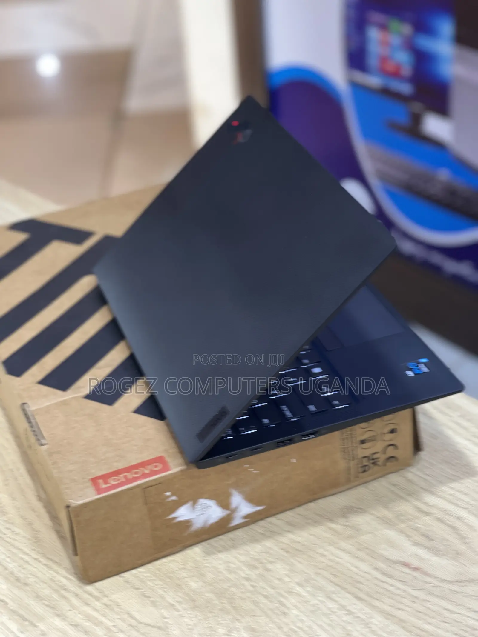 New Laptop Lenovo ThinkPad X1 Carbon Gen11 16GB Intel Core I7 SSD 512GB