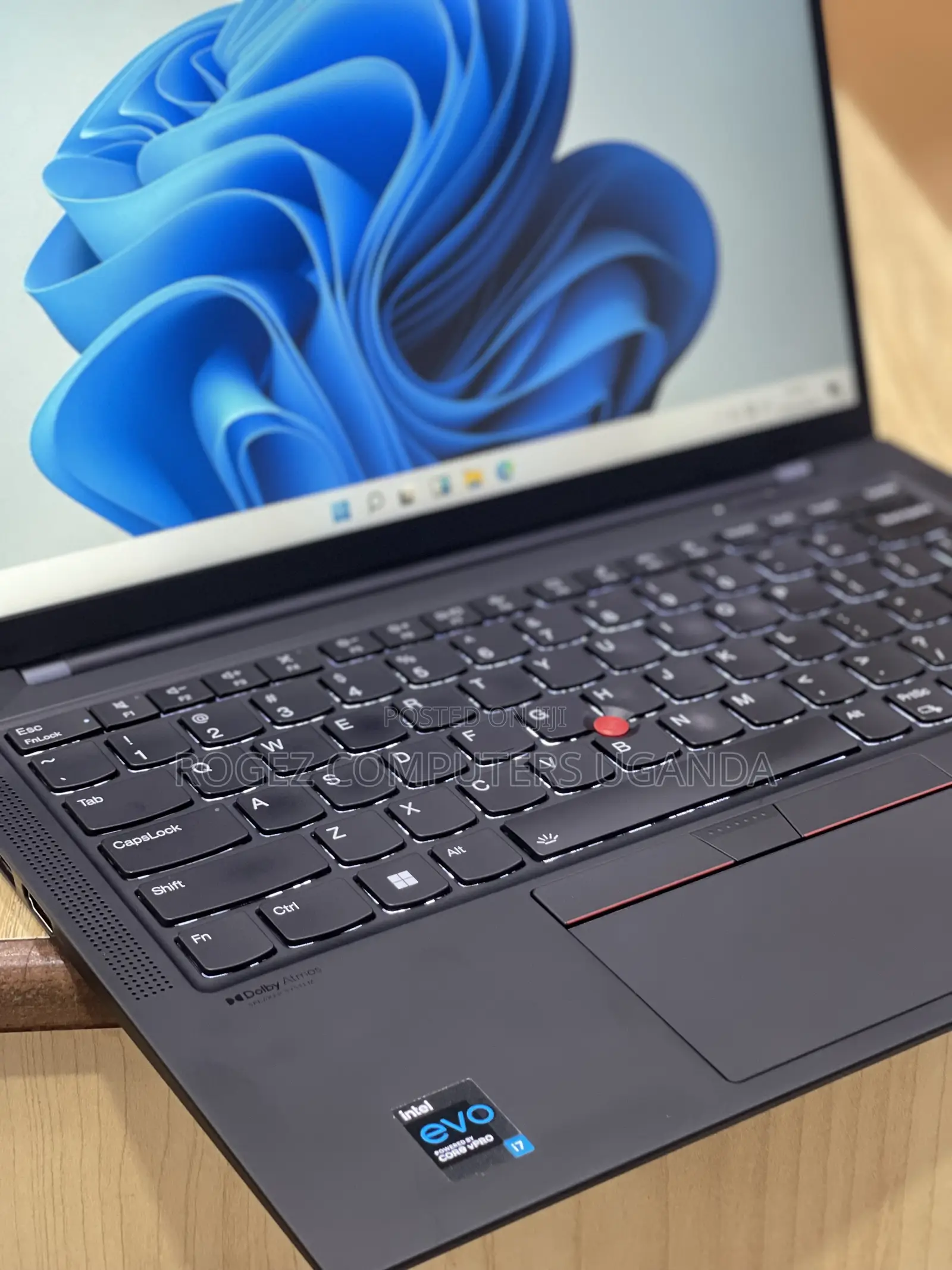 New Laptop Lenovo ThinkPad X1 Carbon Gen11 16GB Intel Core I7 SSD 512GB