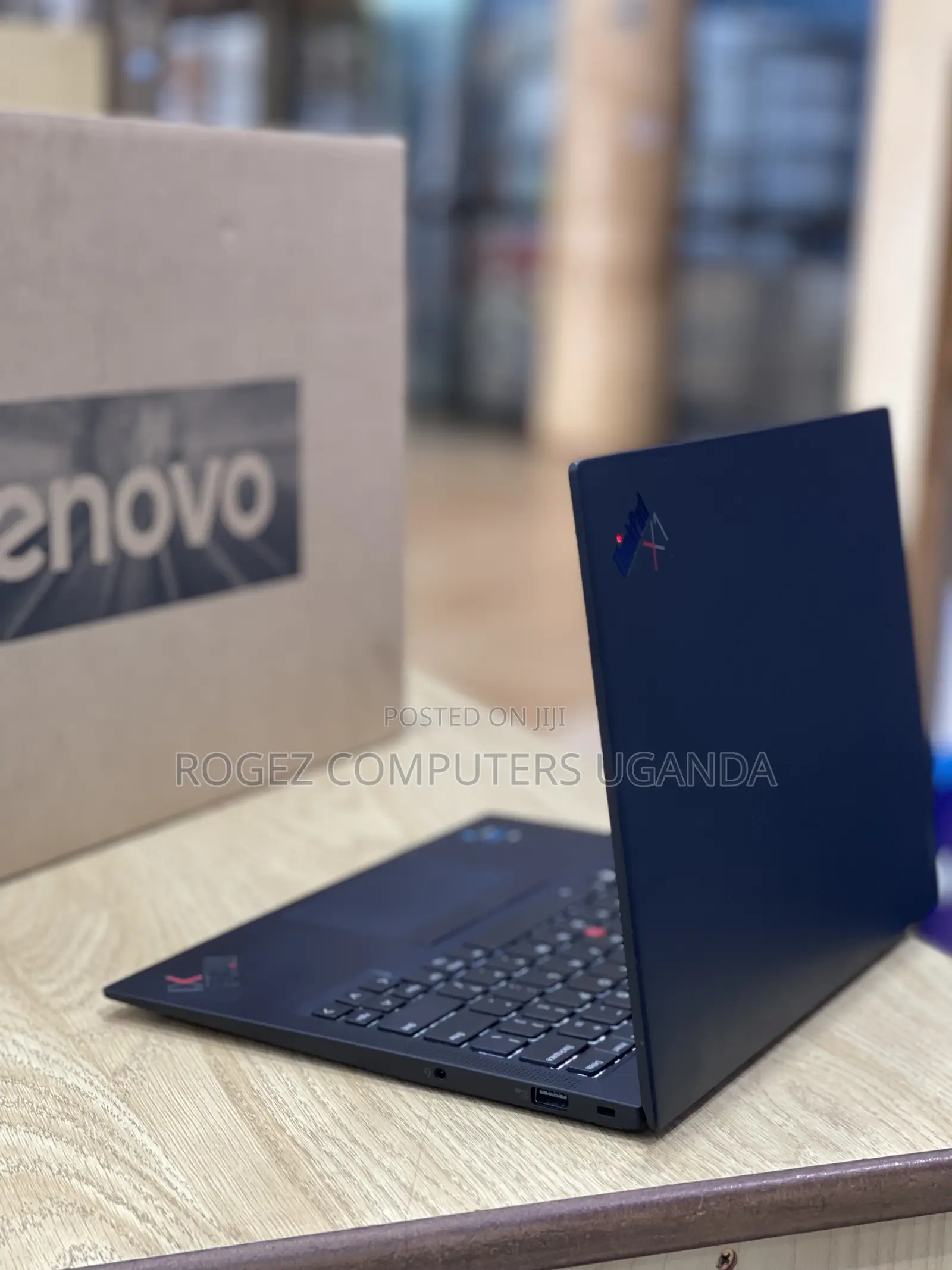 New Laptop Lenovo ThinkPad X1 Carbon Gen11 16GB Intel Core I7 SSD 512GB