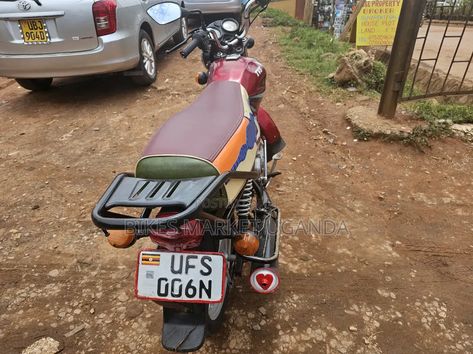 TVS HLX 125 2023 Red