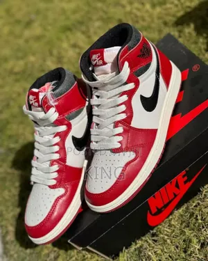 Vogue Jordan 1 Retro High OG Chicago Lost and Found