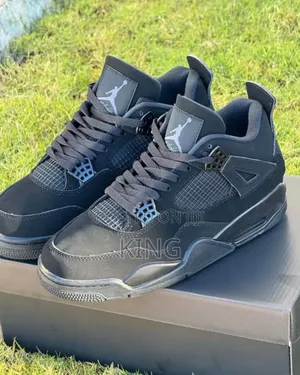Vogue Jordan 4 Retro Black