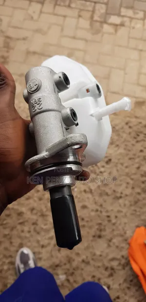 Master Cylinder for Noah Voxy 2010