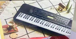 PSR —E273 Yamaha Digital Keyboard