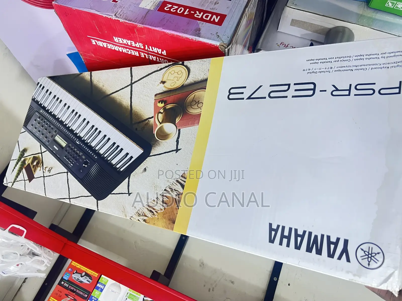 Yamaha Digital Keyboard ( Piano )