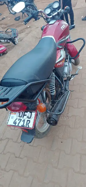 TVS HLX 125 2021 Red