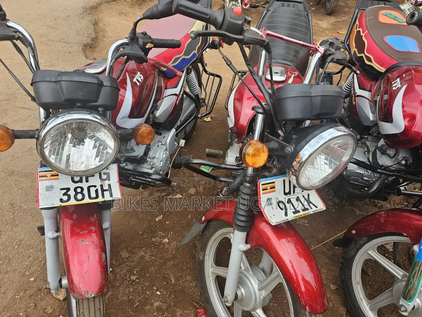 TVS HLX 125 2022 Red