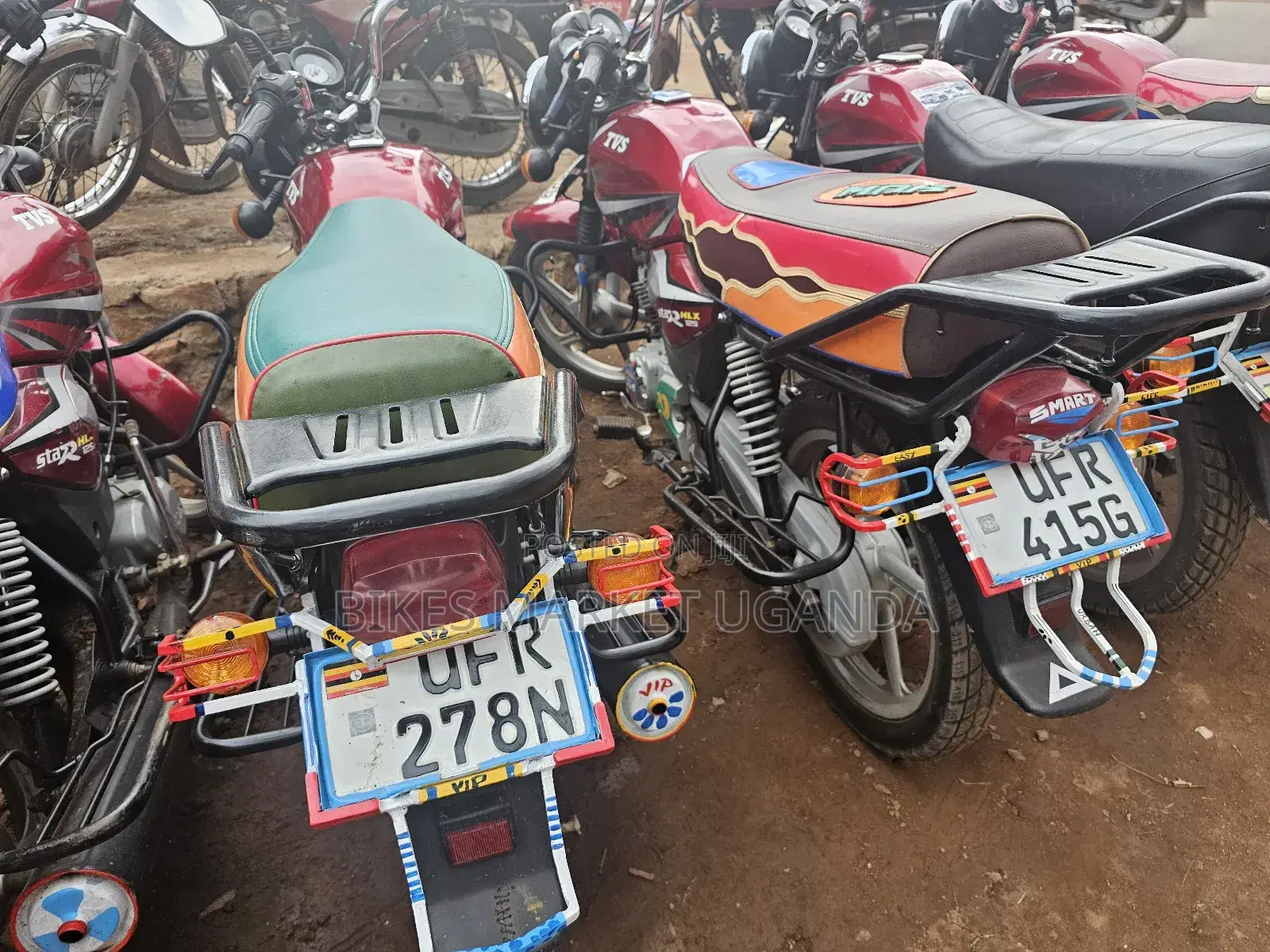 TVS HLX 125 2022 Red