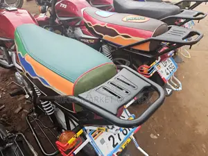 TVS HLX 125 2022 Red