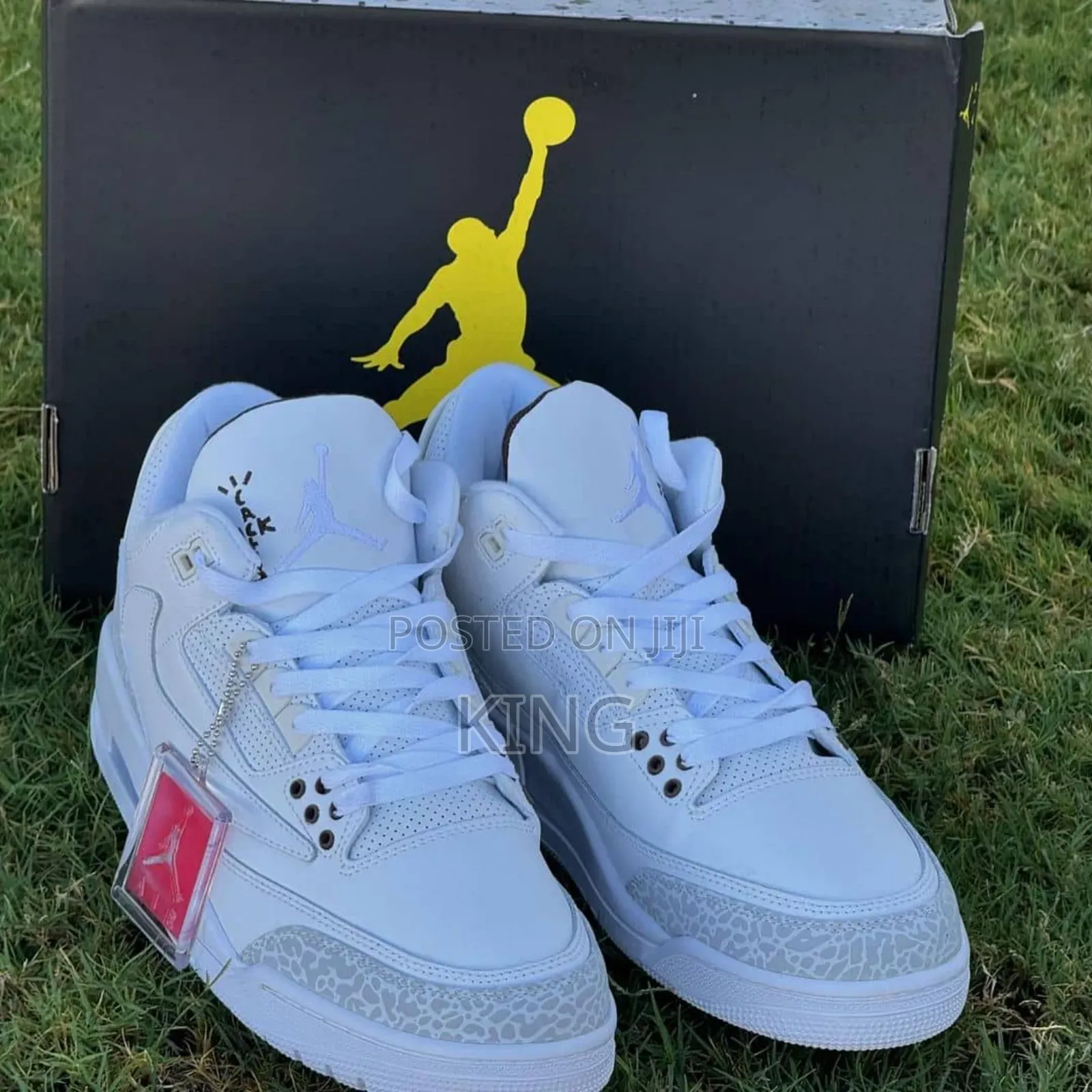 Cozy Jordan 3 X Travis Scott. White