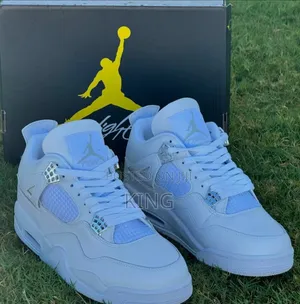 Unique Jordan 4 "Pure Money"