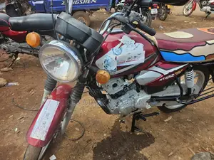 TVS HLX 125 2022 Red