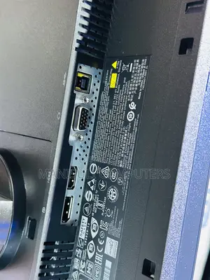 Monitor Lenovo 22 Inch Screen Ips Vga Hdmi Dp Walnt One Year