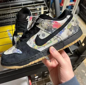 Cozy Nike SB Dunk Low "Supreme Rammellzee"