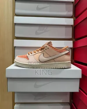 Unique Nike SB Dunk Low Trocadéro Gardens