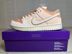 Unique Nike SB Dunk Low Trocadéro Gardens