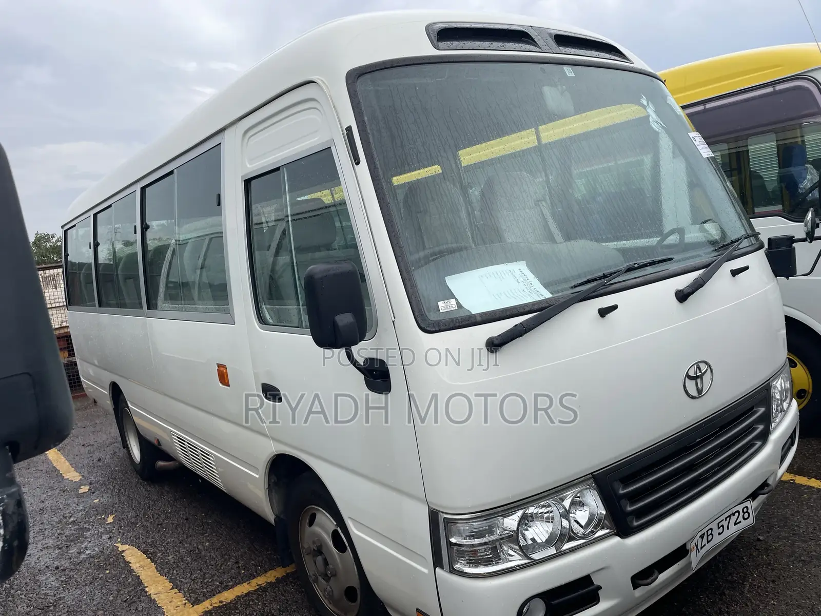 Toyota Coaster 2016 Silver