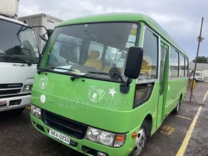 Mitsubishi Fuso Rosa 2015 Green